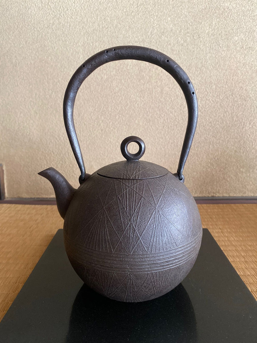 南部鉄器 鉄瓶 岩鋳製 1.8L 新品未使用品 押え 元箱付